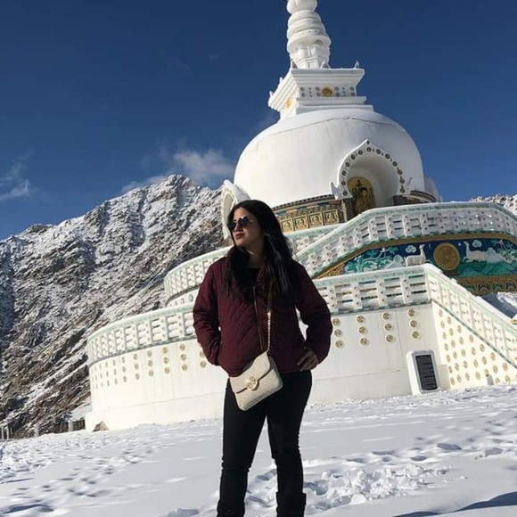 Meet your Posher, Jennifer - Picture 2 of 9